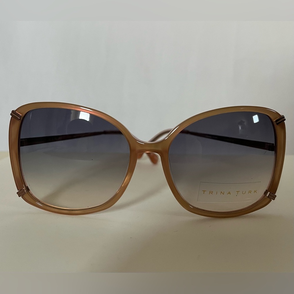 NWOT-Trina Turk “Assateague” Vented Oversize Butterfly Sunglasses- Sandbar -57mm - Picture 3 of 10